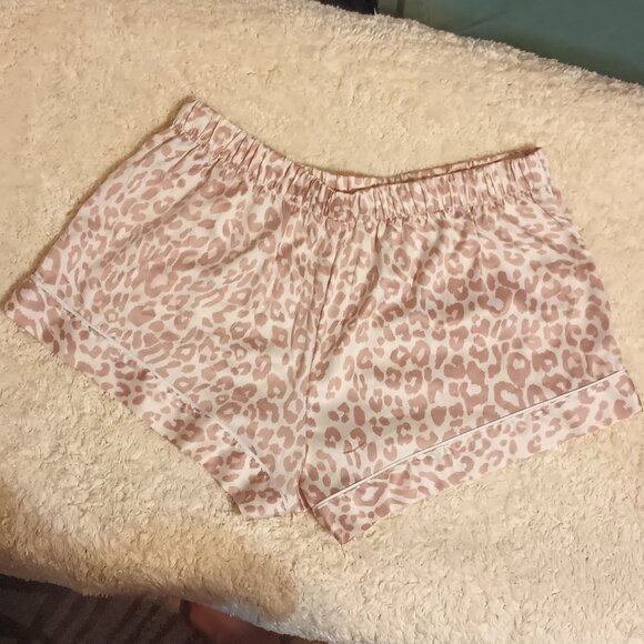 EUC ~ Victoria's Secret Cheetah Print Satin Sleep Shorts (Size:  Medium) - Picture 2 of 6